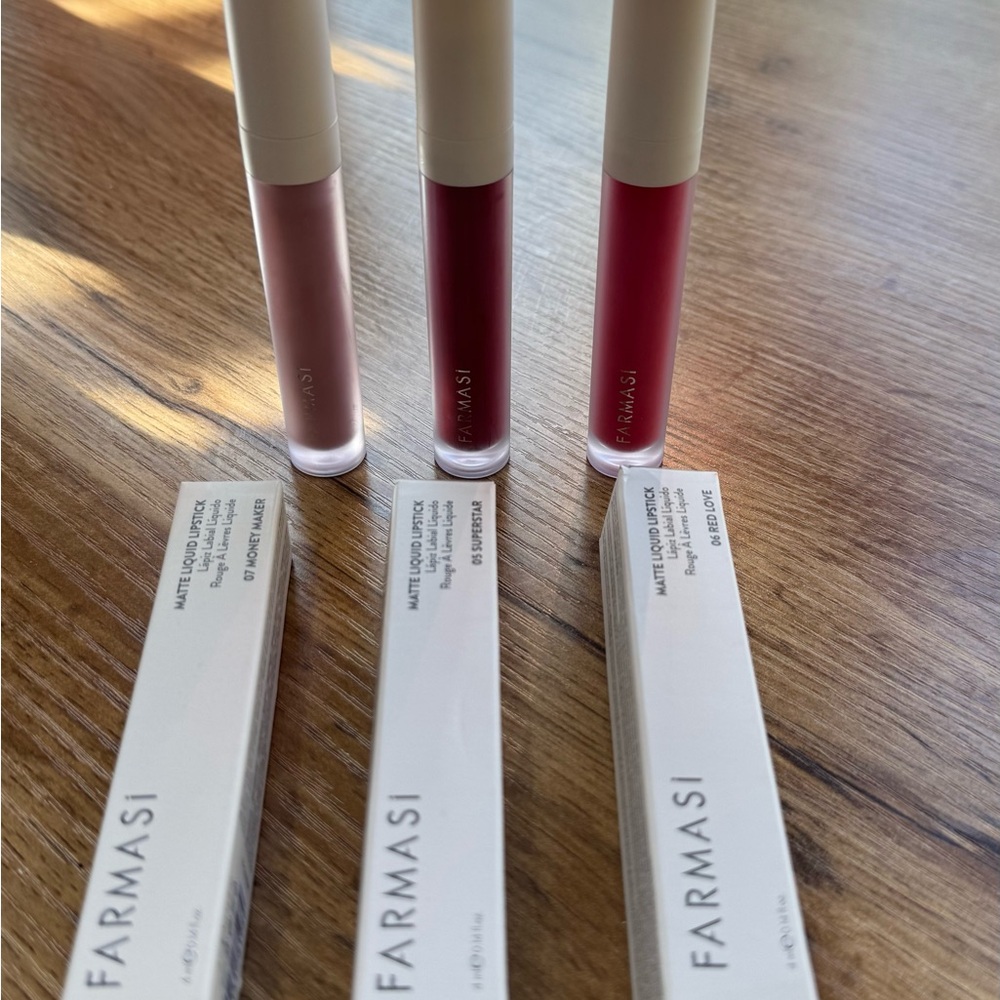 🩷Farmasi Vibrant Liquid Lipstick Trio
💥OFFERT ACCEPTED
